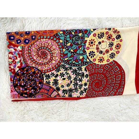 German Fuentes World of Circles Scarf  - Boutique - Picture 4 of 8